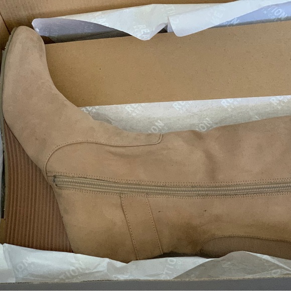 Suede boots - Picture 4 of 4